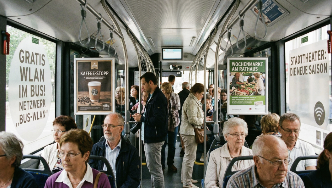 Innenraumwerbung im Bus - Plakate und Werbeflächen
