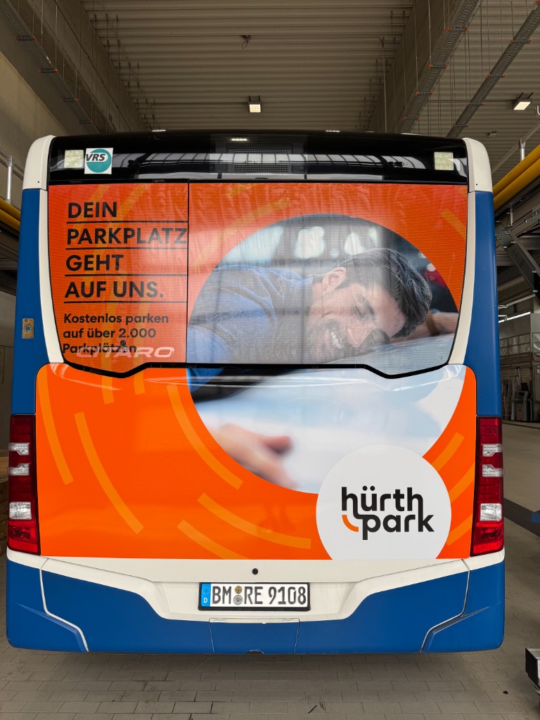 Hürth Park – Heckwerbung auf einem REVG-Linienbus im Rhein-Erft-Kreis