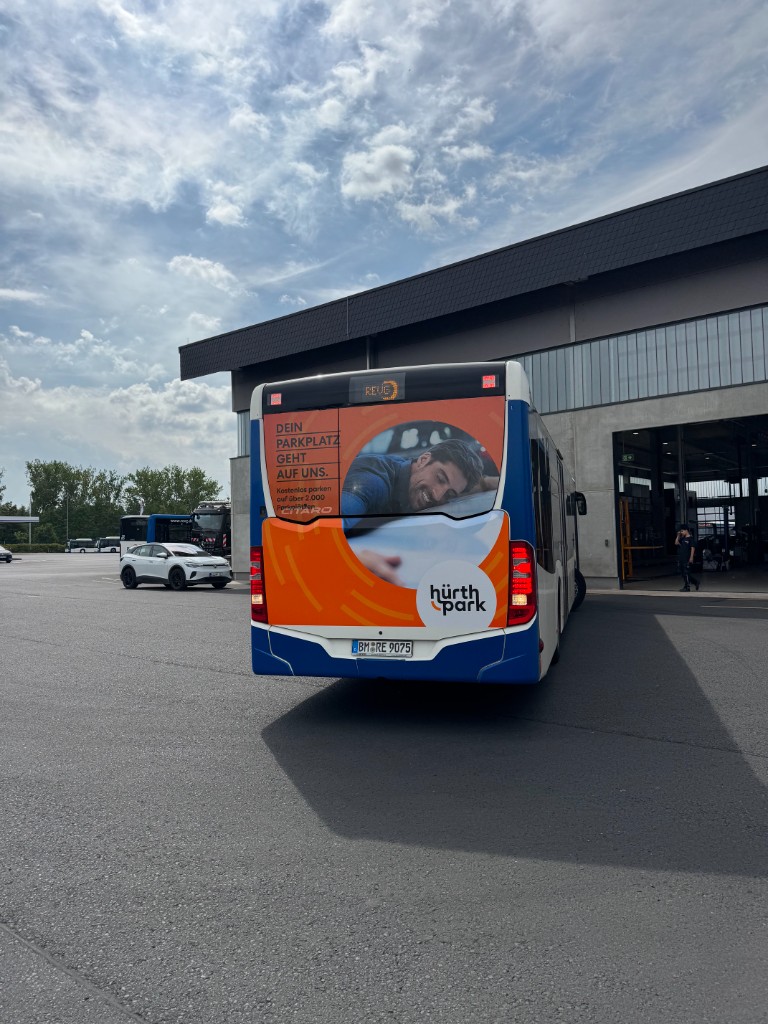 Hürth Park Heckwerbung – REVG-Linienbus im Außeneinsatz