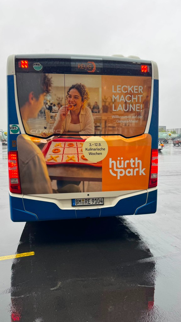 Hürth Park Kulinarische Wochen – Heckwerbung auf einem REVG-Linienbus