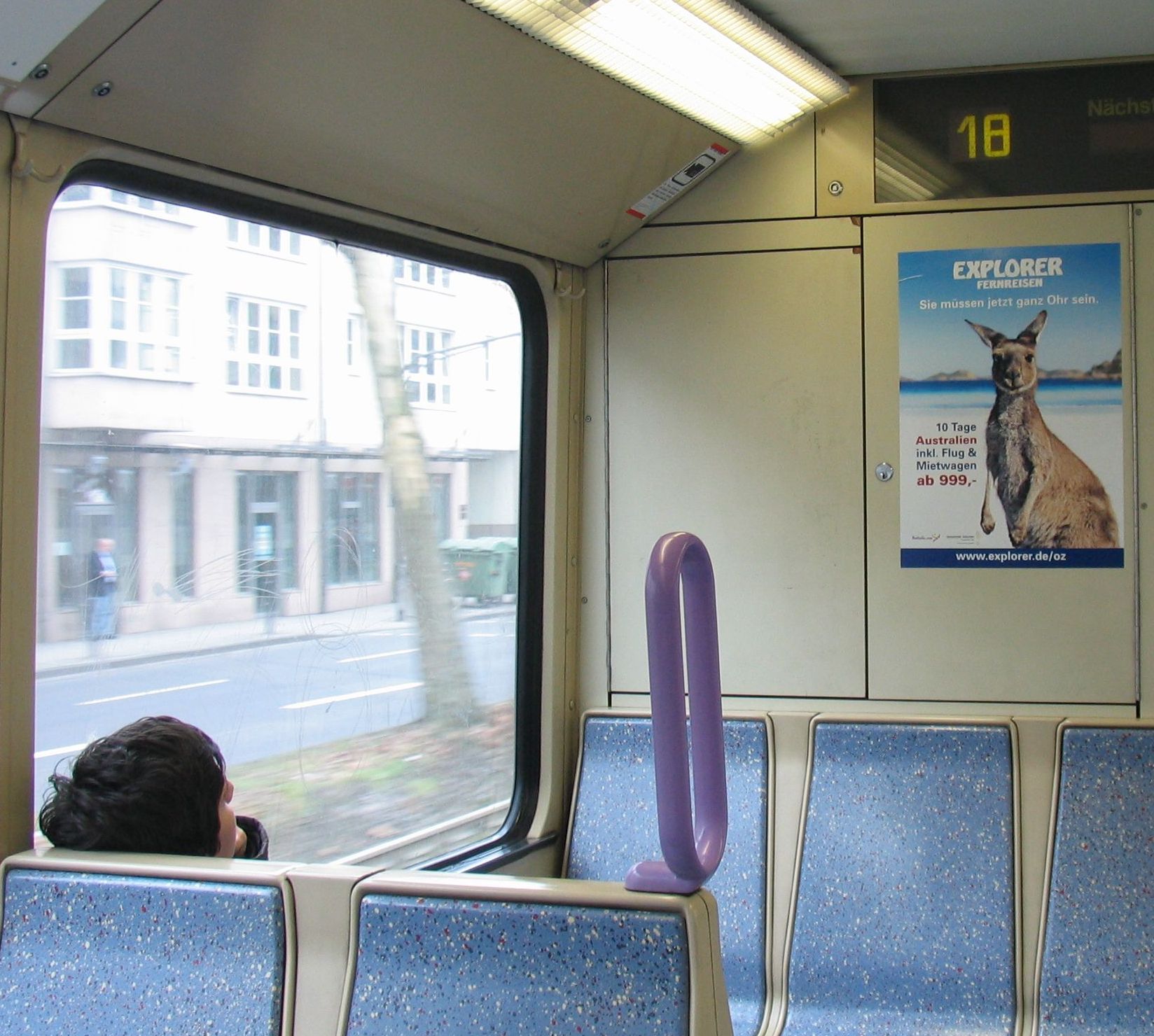 Stirnwandplakat - Bus Innenraumwerbung