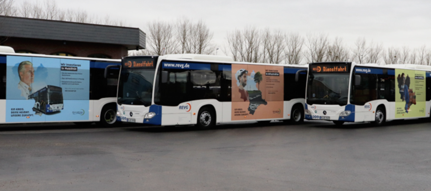 REVG Busse mit Traffic Boards